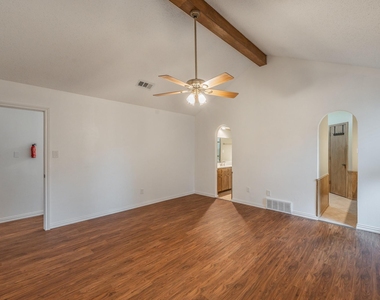 1010 Purdue Drive - Photo Thumbnail 21