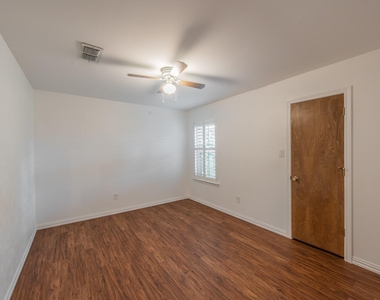 1010 Purdue Drive - Photo Thumbnail 26