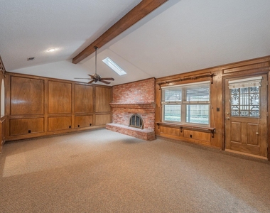 1010 Purdue Drive - Photo Thumbnail 5