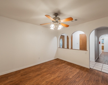 1010 Purdue Drive - Photo Thumbnail 16