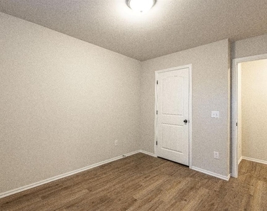 316 Chalk Hill Court - Photo Thumbnail 21