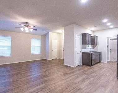 316 Chalk Hill Court - Photo Thumbnail 7