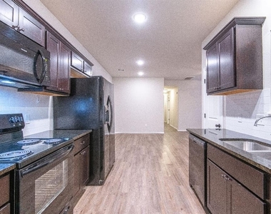 316 Chalk Hill Court - Photo Thumbnail 15
