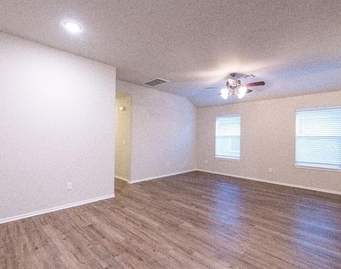 316 Chalk Hill Court - Photo Thumbnail 6