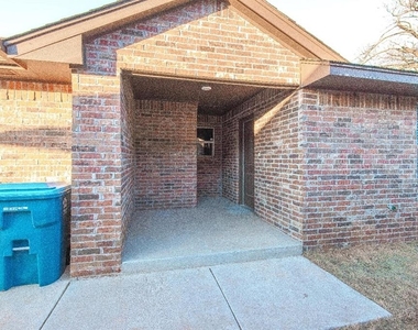 316 Chalk Hill Court - Photo Thumbnail 2