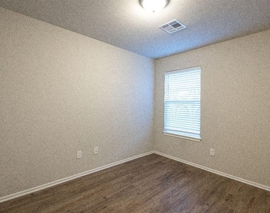 316 Chalk Hill Court - Photo Thumbnail 22