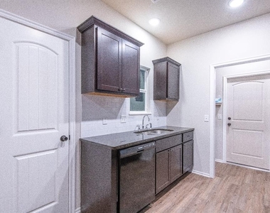 316 Chalk Hill Court - Photo Thumbnail 11