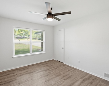 6106 Laredo Court - Photo Thumbnail 20