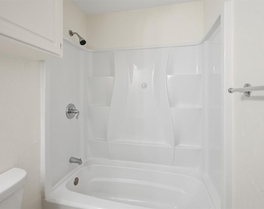 6106 Laredo Court - Photo Thumbnail 28