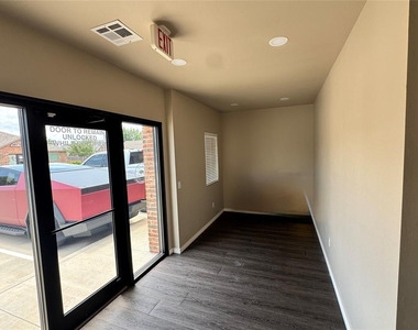 4107 N Council Road - Photo Thumbnail 10