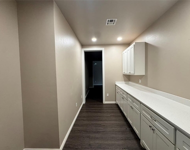 4107 N Council Road - Photo Thumbnail 23