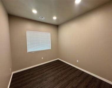 4107 N Council Road - Photo Thumbnail 19