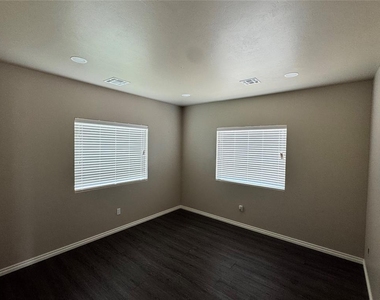4107 N Council Road - Photo Thumbnail 7