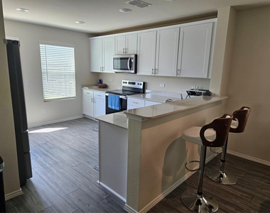 1860 Ballinger Drive - Photo Thumbnail 2