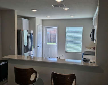 1860 Ballinger Drive - Photo Thumbnail 3