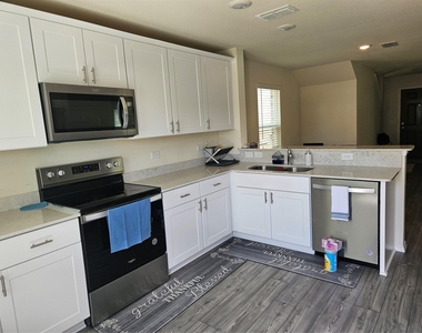 1860 Ballinger Drive - Photo Thumbnail 4