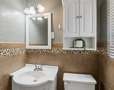 3717 Nw 58th Terrace - Photo Thumbnail 24