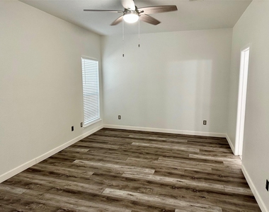 9756 Old Field Drive - Photo Thumbnail 9