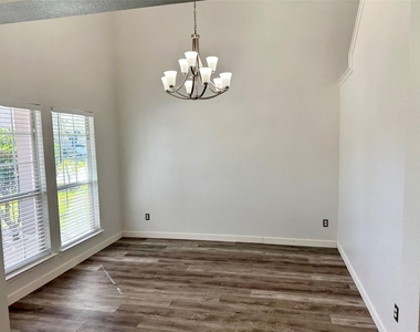 9756 Old Field Drive - Photo Thumbnail 3