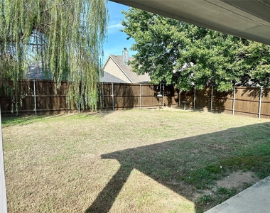 9756 Old Field Drive - Photo Thumbnail 23