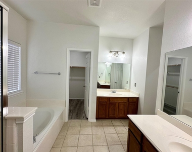 9756 Old Field Drive - Photo Thumbnail 10