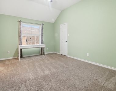 14785 Palm Desert Lane - Photo Thumbnail 31