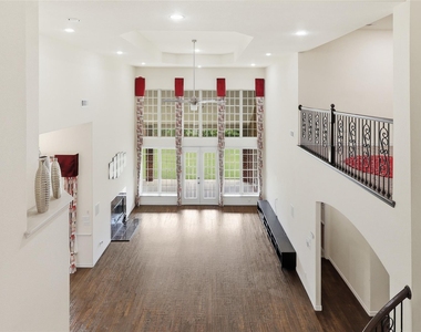14785 Palm Desert Lane - Photo Thumbnail 3