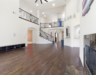 14785 Palm Desert Lane - Photo Thumbnail 7