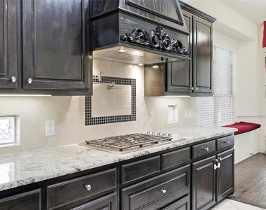 14785 Palm Desert Lane - Photo Thumbnail 9