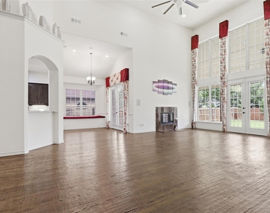 14785 Palm Desert Lane - Photo Thumbnail 6