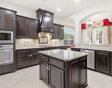 14785 Palm Desert Lane - Photo Thumbnail 8