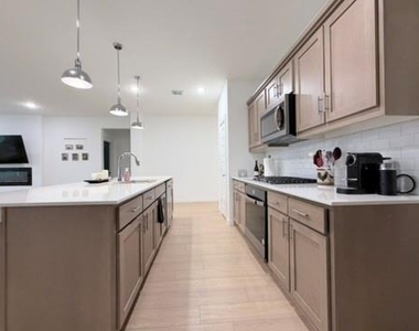 670 Parkside Drive - Photo Thumbnail 11
