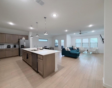 670 Parkside Drive - Photo Thumbnail 5