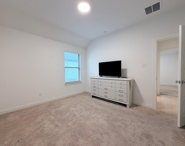 670 Parkside Drive - Photo Thumbnail 26