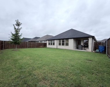 670 Parkside Drive - Photo Thumbnail 27