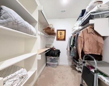 670 Parkside Drive - Photo Thumbnail 21