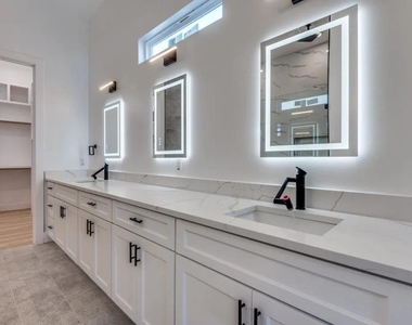 2802 Guymon Street - Photo Thumbnail 8
