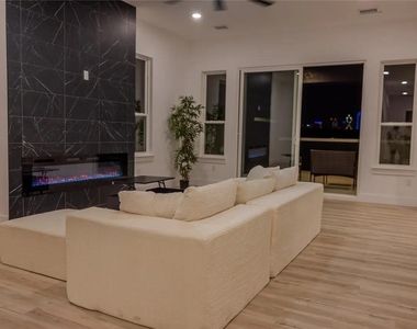 2802 Guymon Street - Photo Thumbnail 6