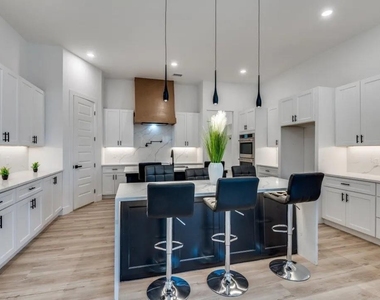 2802 Guymon Street - Photo Thumbnail 4