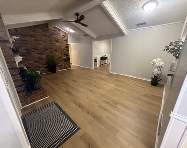 4607 Sachse Road - Photo Thumbnail 17