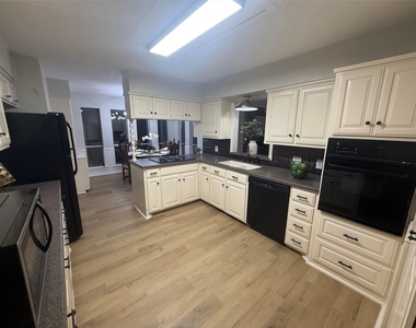 4607 Sachse Road - Photo Thumbnail 25