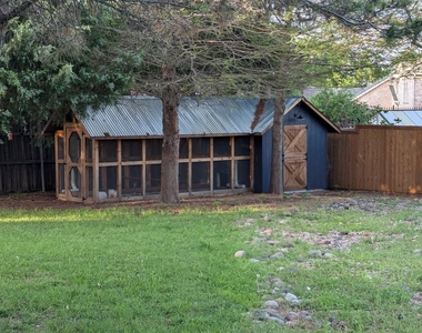 4607 Sachse Road - Photo Thumbnail 5