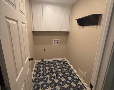 4607 Sachse Road - Photo Thumbnail 34
