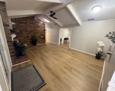 4607 Sachse Road - Photo Thumbnail 28