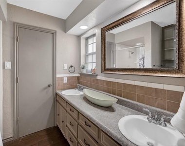 4607 Sachse Road - Photo Thumbnail 13