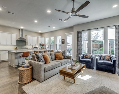 4125 Entrada Way - Photo Thumbnail 5