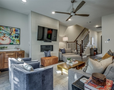 4125 Entrada Way - Photo Thumbnail 6