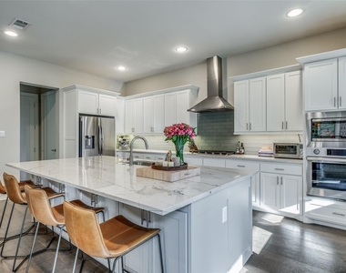 4125 Entrada Way - Photo Thumbnail 9