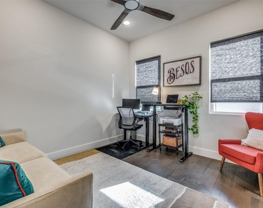 4125 Entrada Way - Photo Thumbnail 17