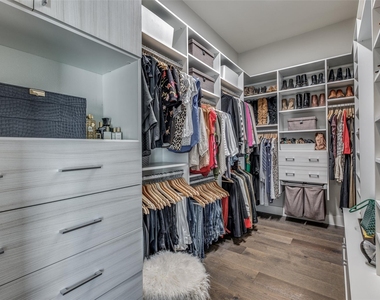 4125 Entrada Way - Photo Thumbnail 14